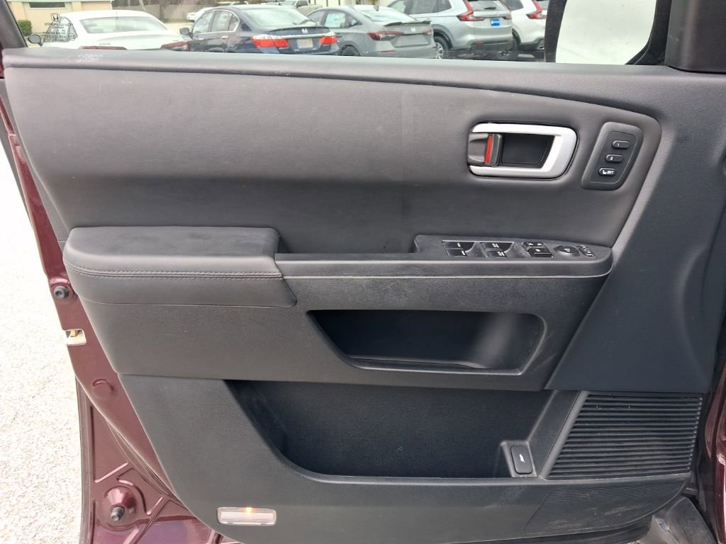 Used 2015 Honda Pilot Touring image 19