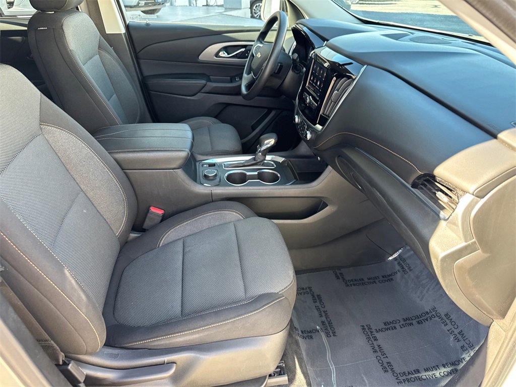 Used 2021 Chevrolet Traverse LS image 15
