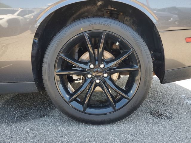 Certified 2016 Dodge Challenger SXT w/ Blacktop Package image 8