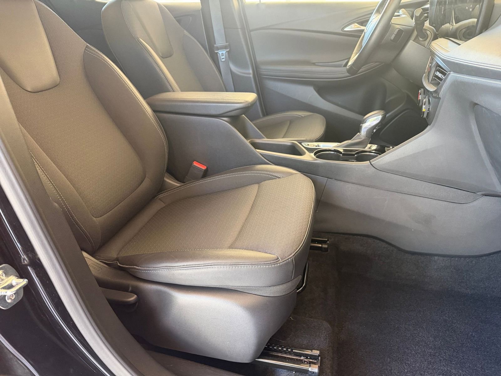 Used 2025 Buick Encore GX Preferred FWD image 35