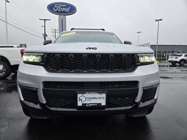 Used 2022 Jeep Grand Cherokee L Limited w/ Black Appearance Package image 44
