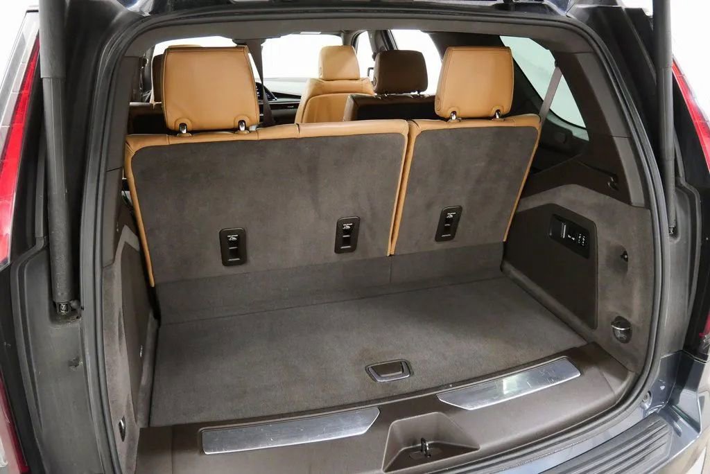 Used 2021 Cadillac Escalade Premium Luxury w/ Driver Assist Tech Package AWD/4WD image 40