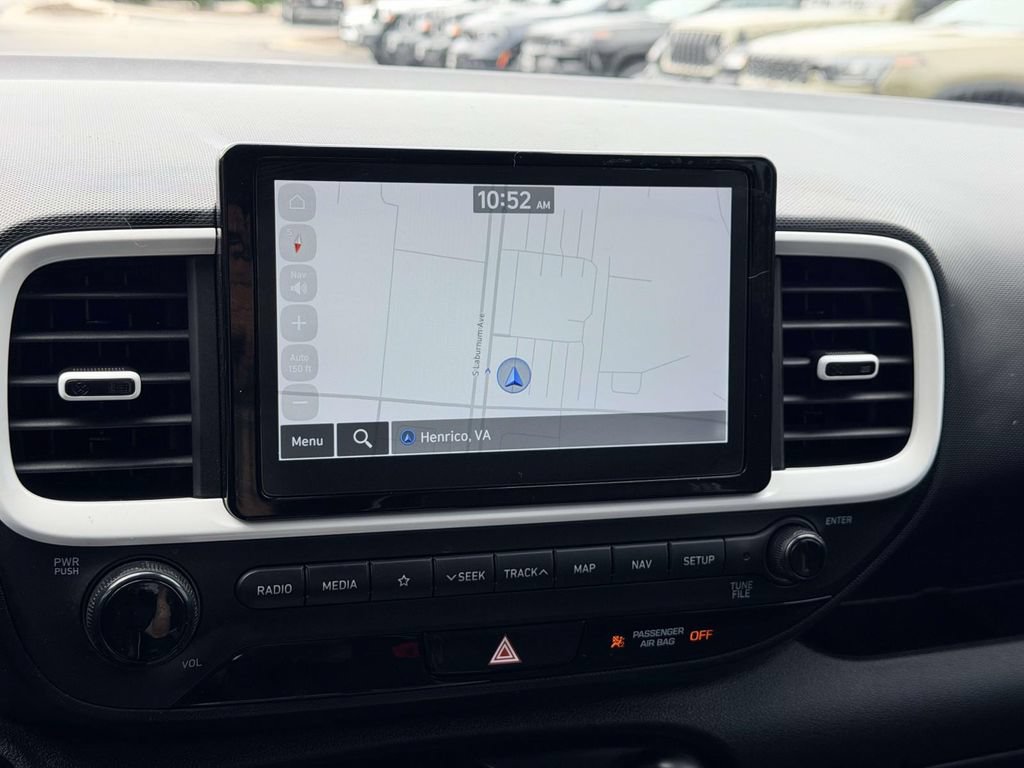 Used 2022 Hyundai Venue Limited w/ Cargo Package FWD image 17