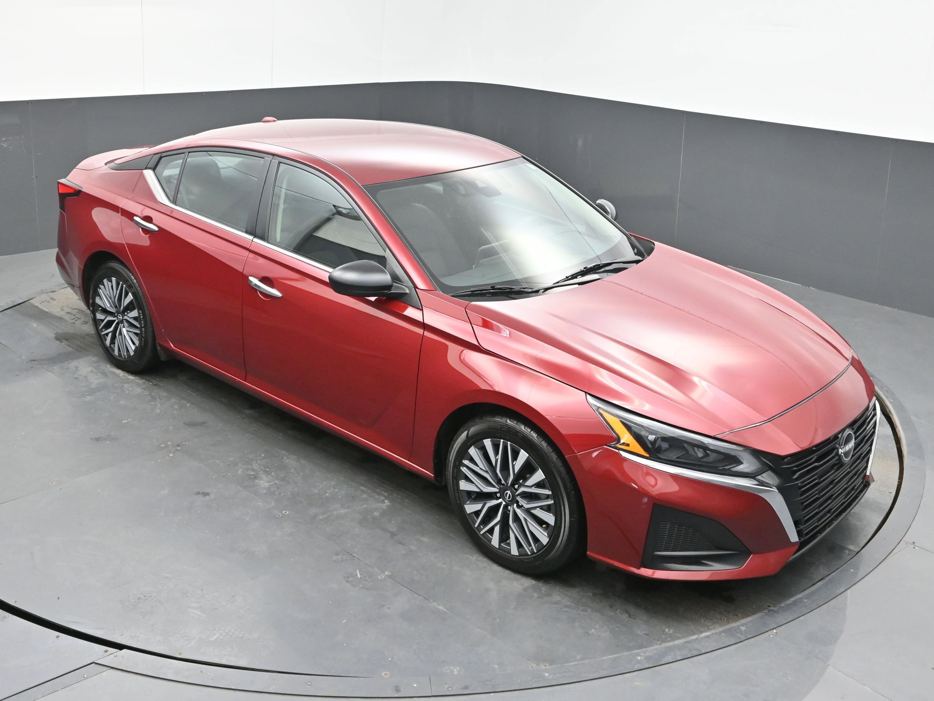 Used 2024 Nissan Altima 2.5 SV image 28