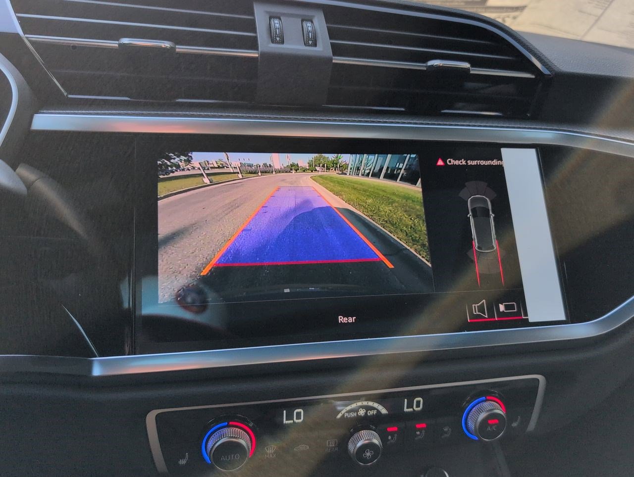 New 2025 Audi Q3 2.0T Premium image 5