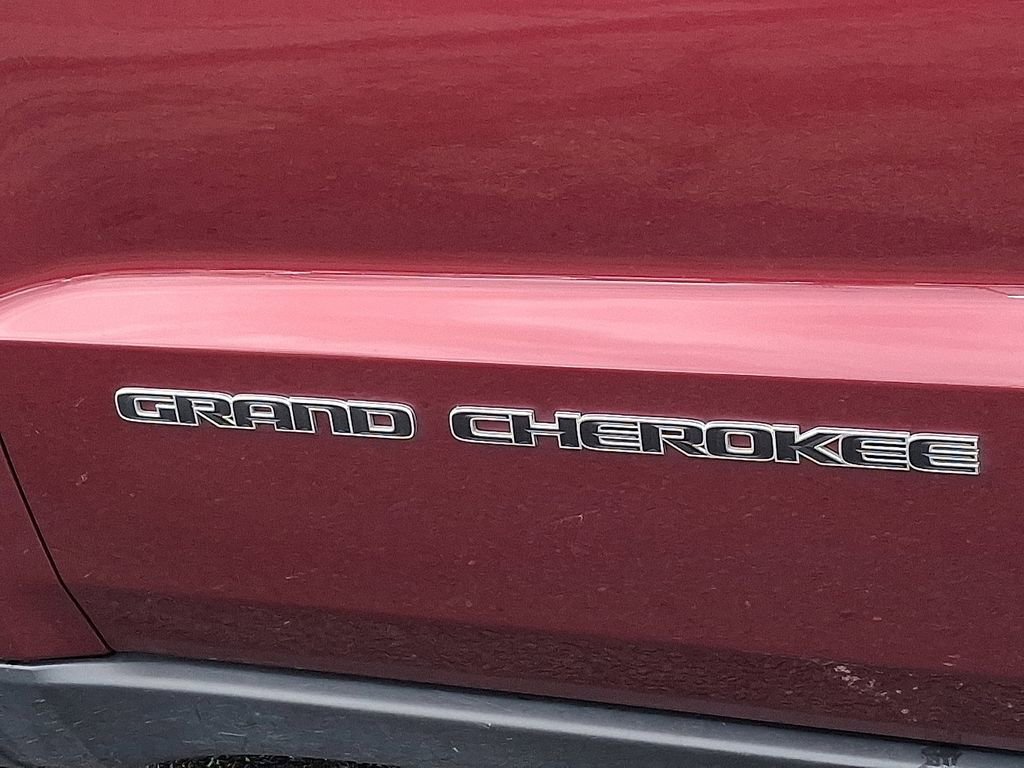 Used 2021 Jeep Grand Cherokee Limited w/ Premium Lighting Group image 32