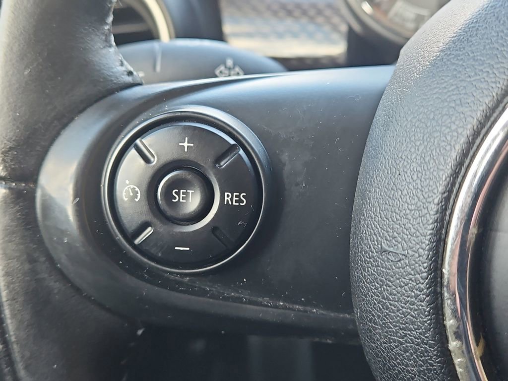 Used 2015 MINI Cooper S image 9