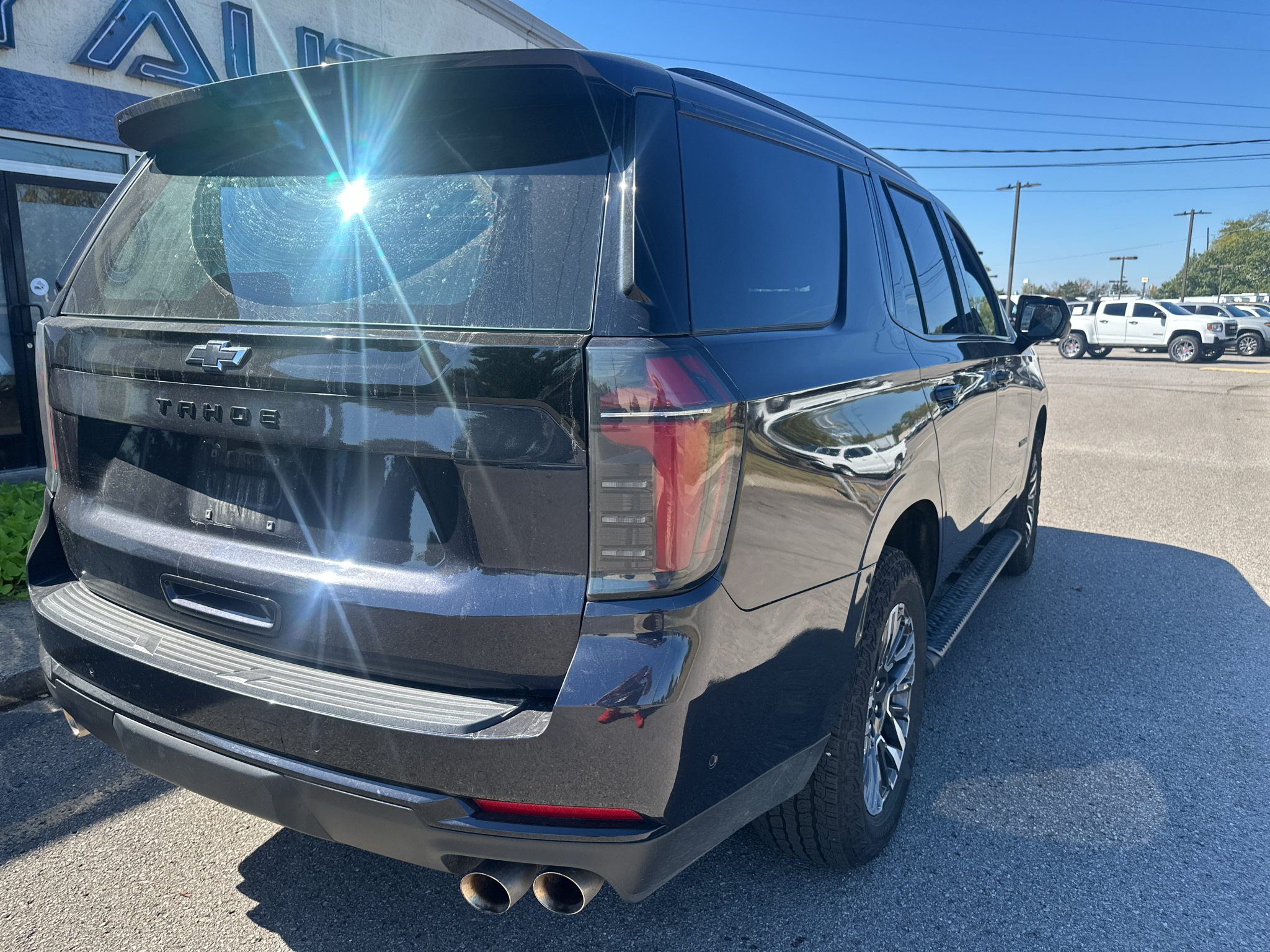 Used 2025 Chevrolet Tahoe Z71 AWD/4WD image 4