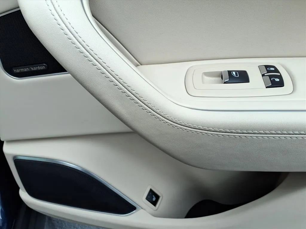 Used 2018 Maserati Levante GranLusso image 13