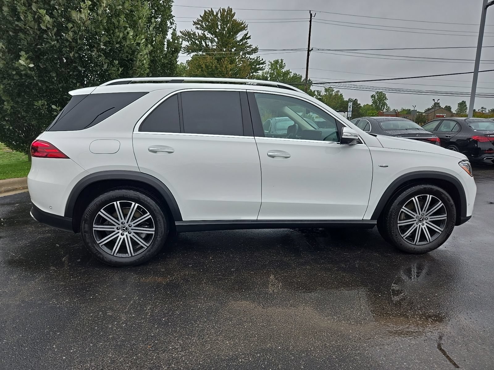 Used 2025 Mercedes-Benz GLE 450e 4MATIC image 6