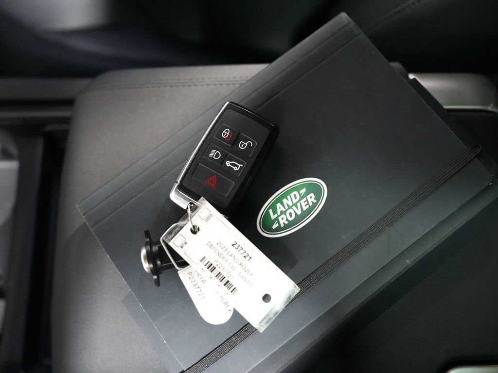 Used 2023 Land Rover Defender 130 X-Dynamic SE AWD/4WD image 20