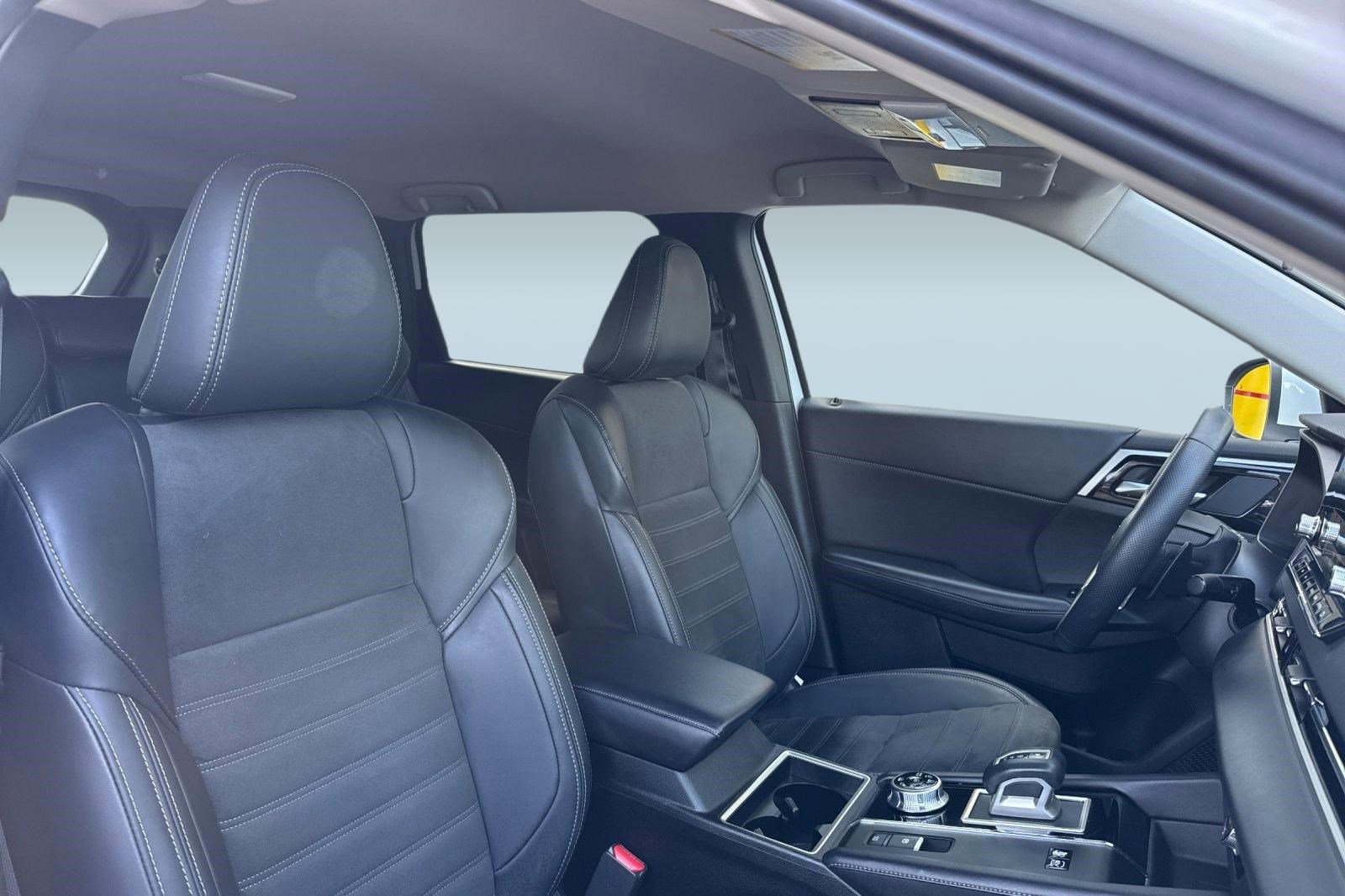 Used 2024 Mitsubishi Outlander SE image 31