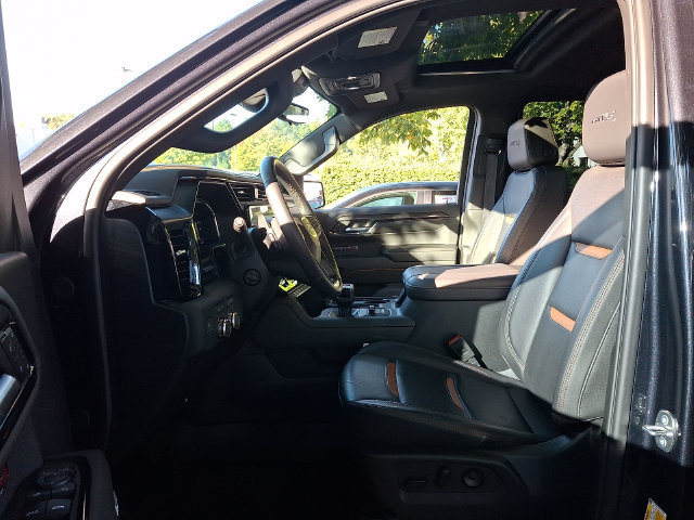 Used 2024 GMC Sierra 1500 AT4 w/ Technology Package AWD/4WD image 12