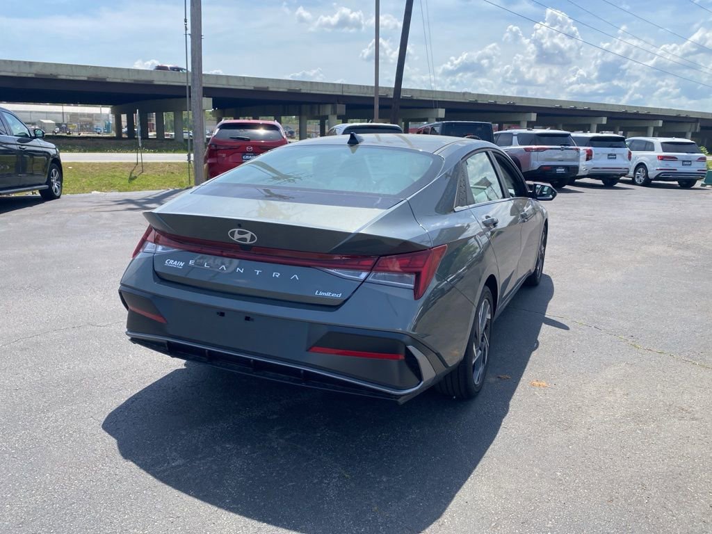 Used 2025 Hyundai Elantra Limited FWD image 7