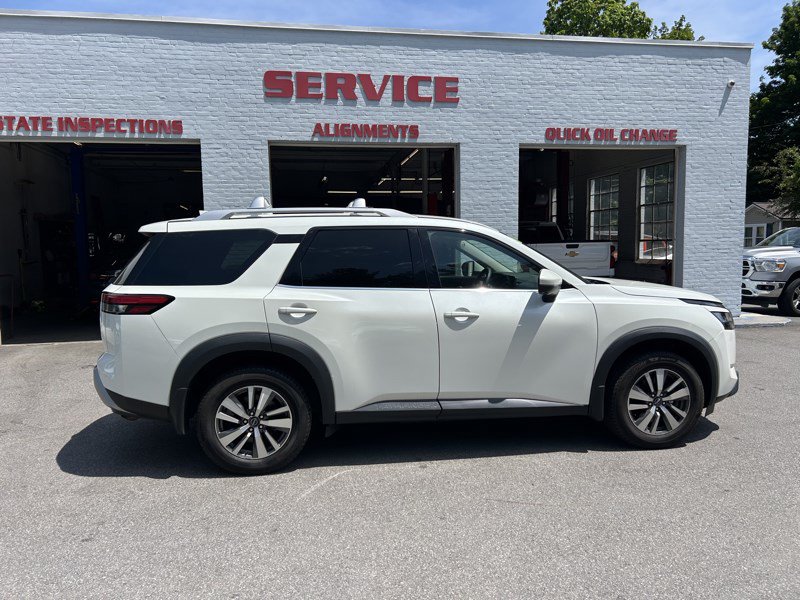 Used 2023 Nissan Pathfinder SL w/ Lighting Package (N92) AWD/4WD image 26