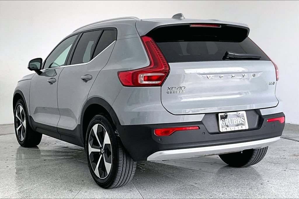 Used 2024 Volvo XC40 B5 Plus AWD/4WD image 15