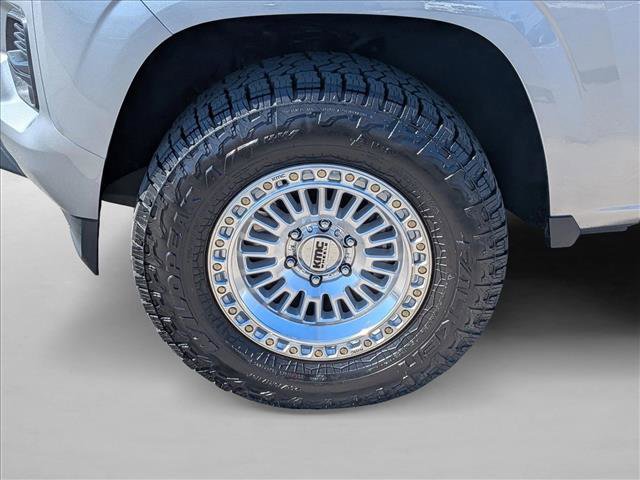 Used 2024 Chevrolet Colorado LT w/ LT Convenience Package image 15