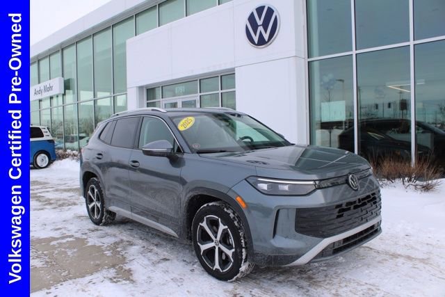Used 2025 Volkswagen Tiguan SE