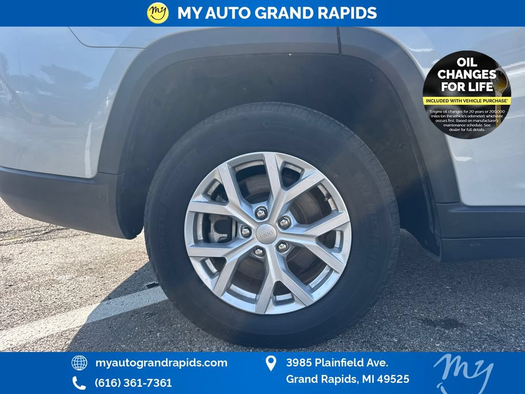 Used 2023 Jeep Grand Cherokee L Limited w/ Luxury Tech Group II AWD/4WD image 33
