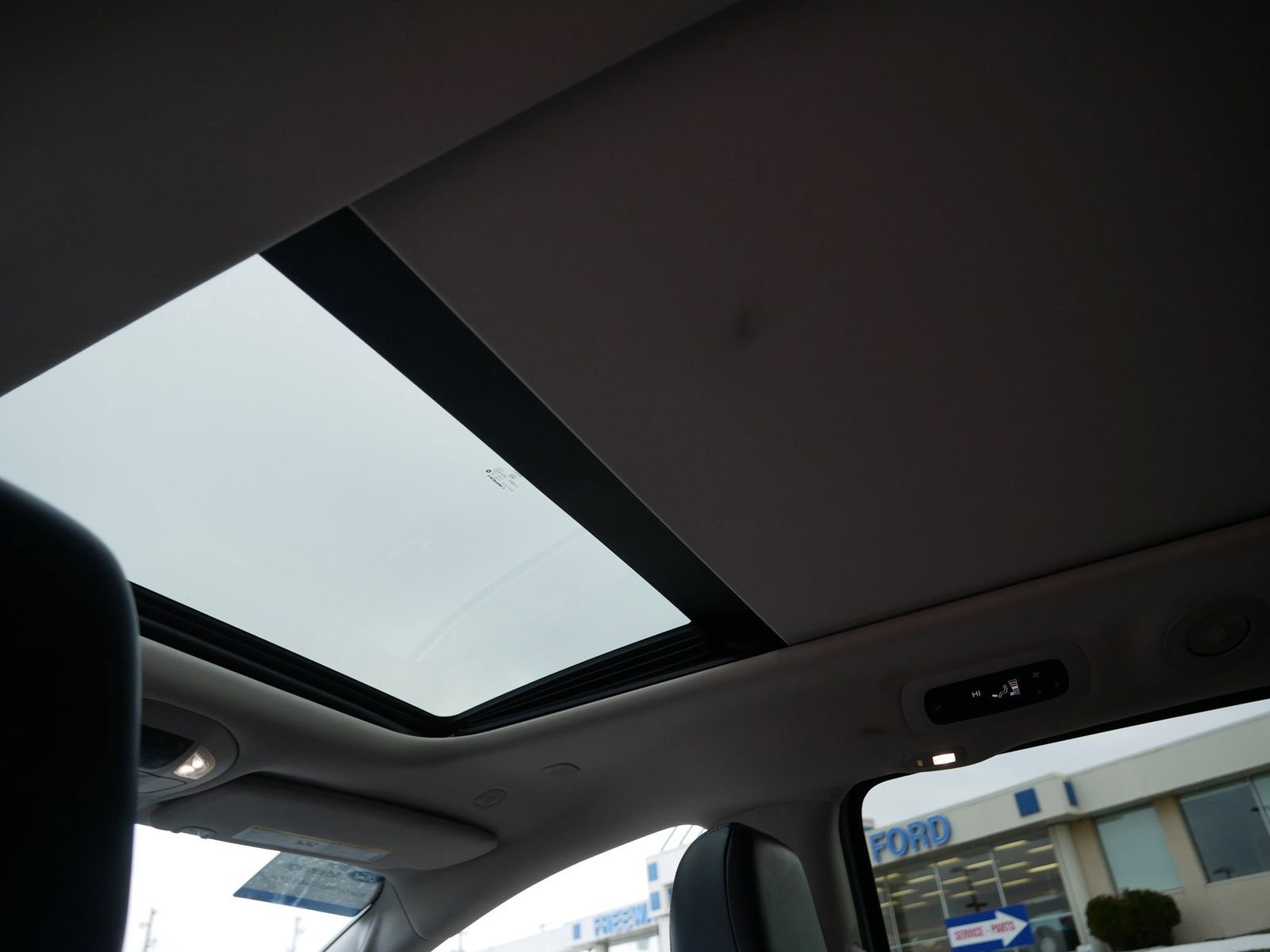 Used 2023 Chrysler Pacifica Limited image 20