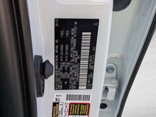 Used 2023 Toyota Highlander XSE AWD/4WD image 25