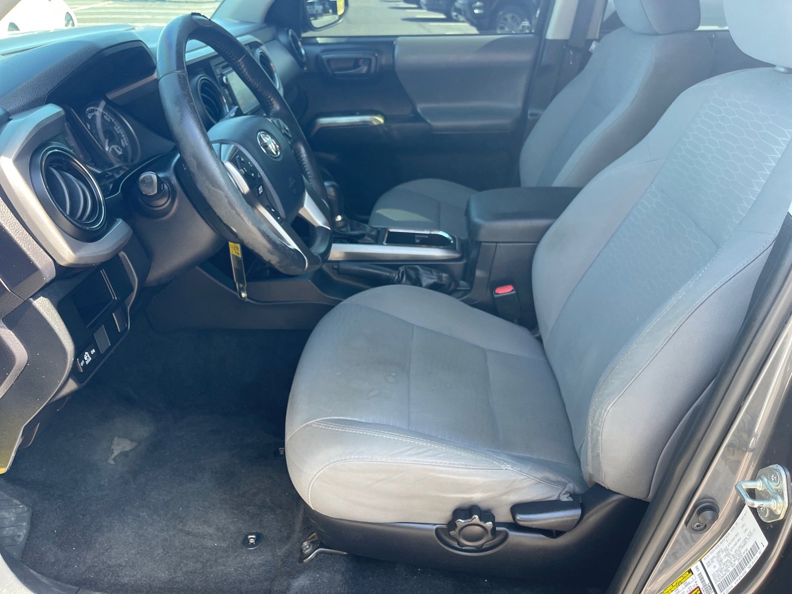 Used 2017 Toyota Tacoma SR5 w/ Tow Package RWD image 10
