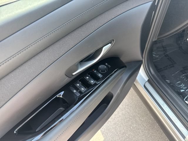 Certified 2026 Hyundai Tucson Limited AWD/4WD image 11