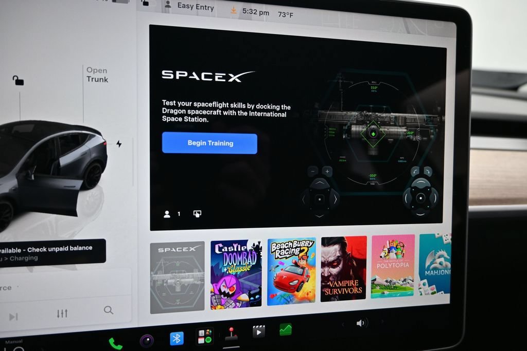 Used 2022 Tesla Model Y Performance AWD/4WD image 16