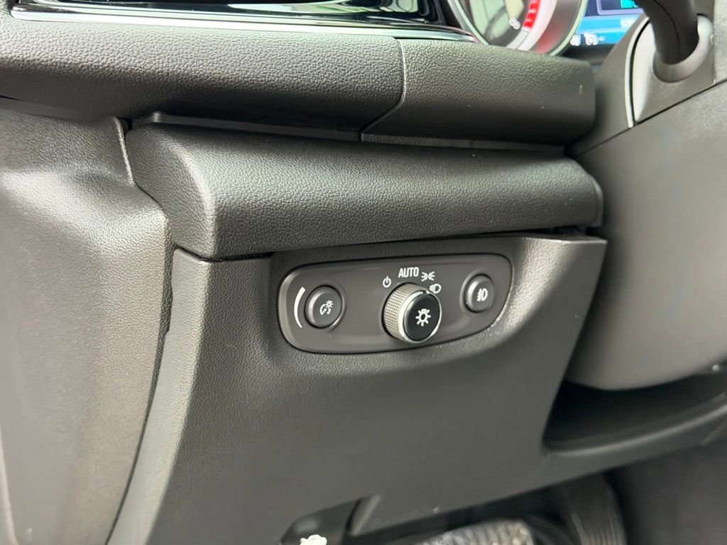 Used 2018 Buick Regal Essence image 22