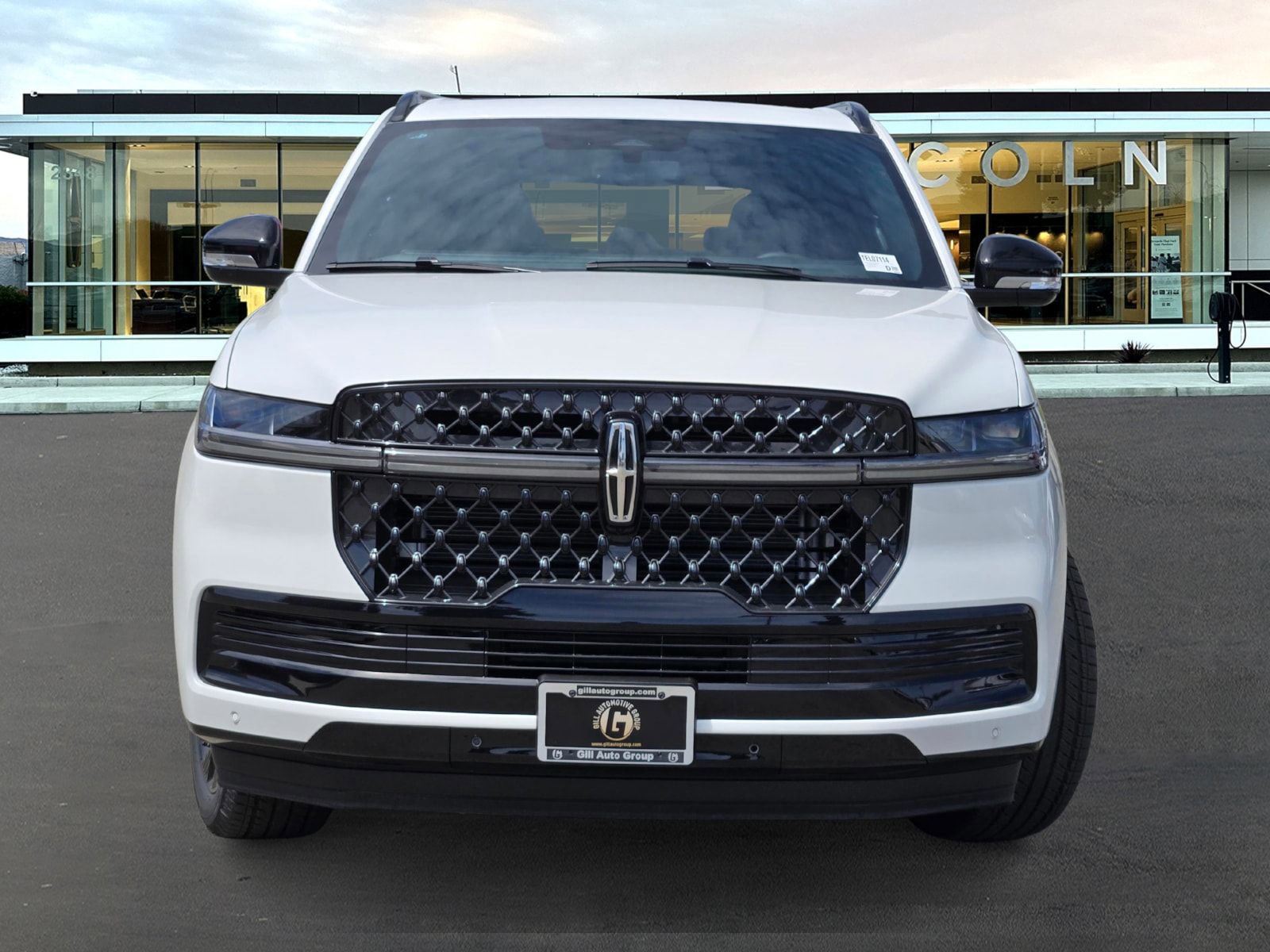 New 2026 Lincoln Navigator L Reserve AWD/4WD image 2