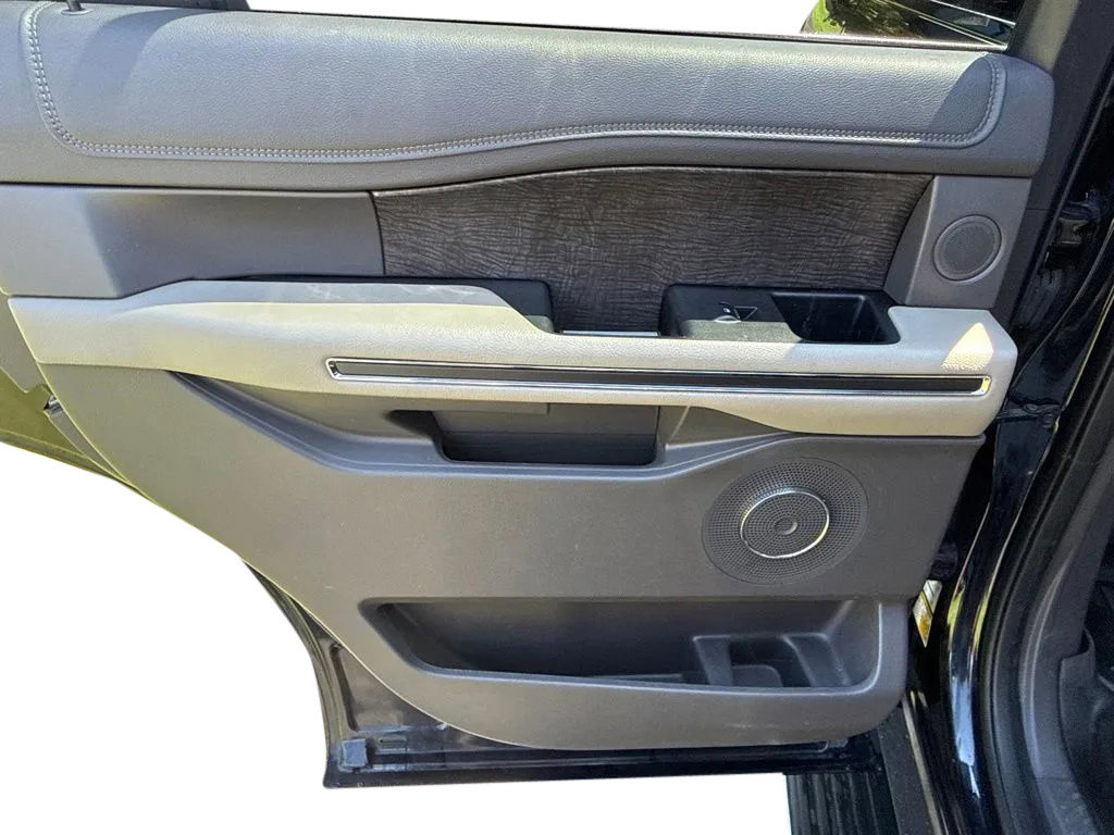 Used 2021 Ford Expedition Limited AWD/4WD image 30