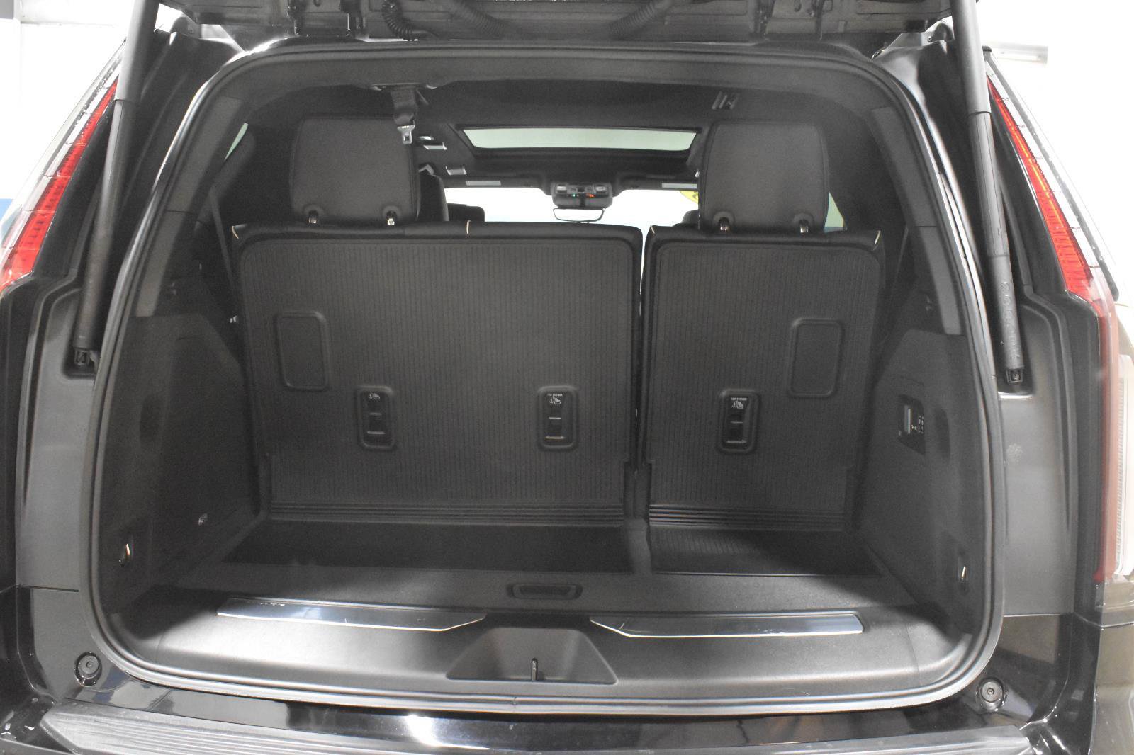 Certified 2023 Cadillac Escalade Premium Luxury Platinum w/ LPO, Floor Liner Package AWD/4WD image 26