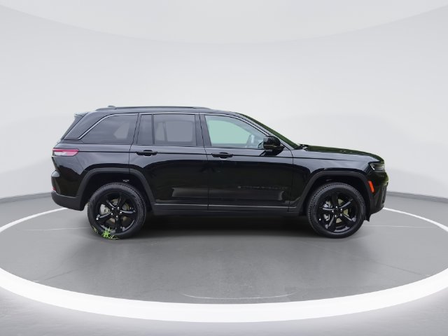 New 2026 Jeep Grand Cherokee Limited w/ Limited Altitude Package AWD/4WD image 9