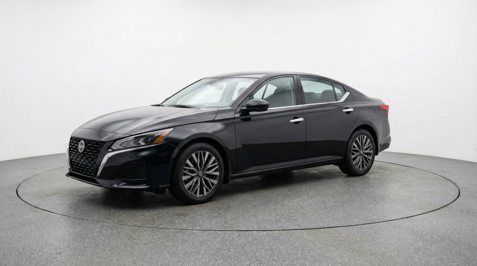 Used 2025 Nissan Altima 2.5 SV image 3