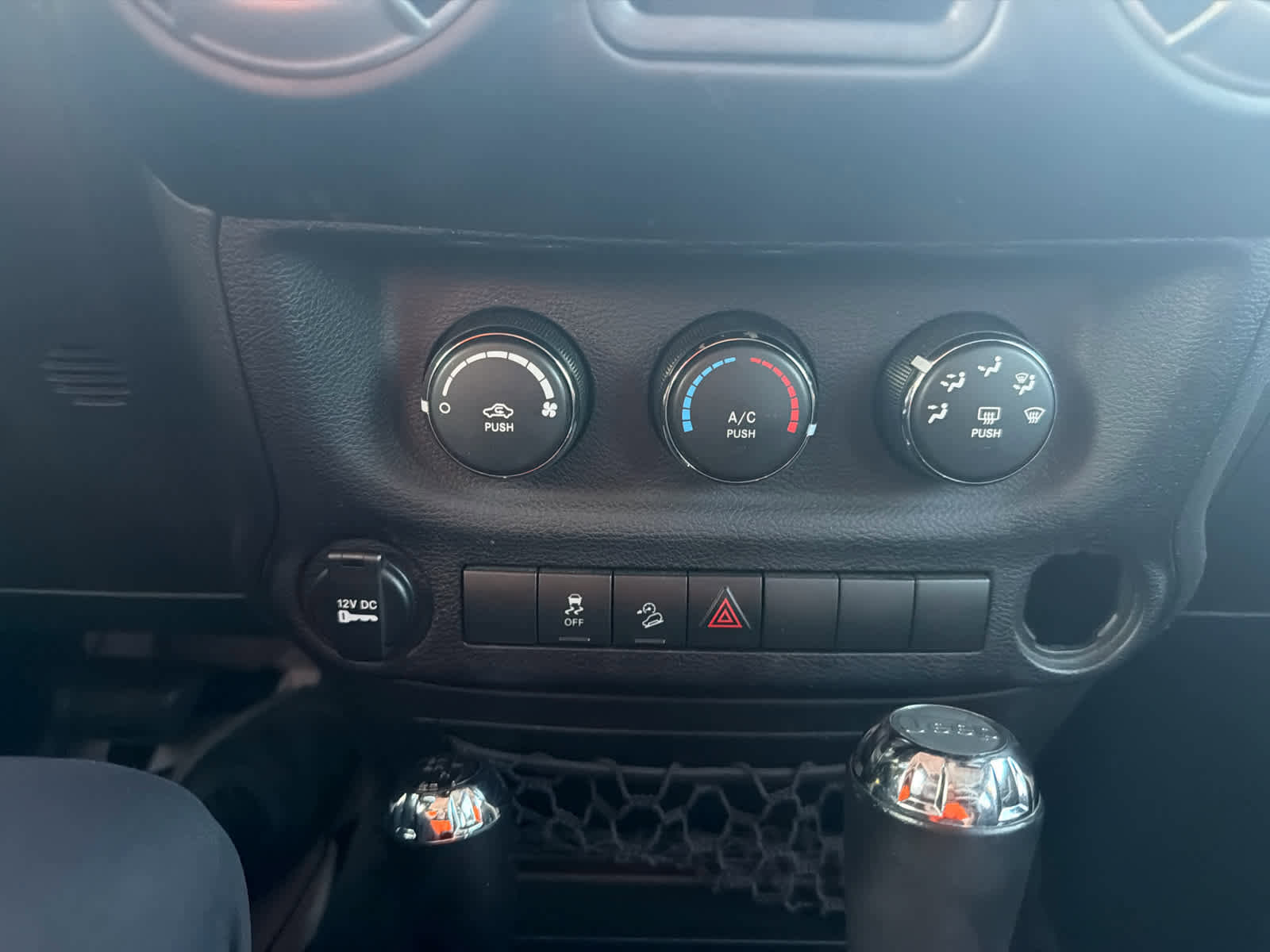 Used 2014 Jeep Wrangler Unlimited Sport w/ Connectivity Group image 22