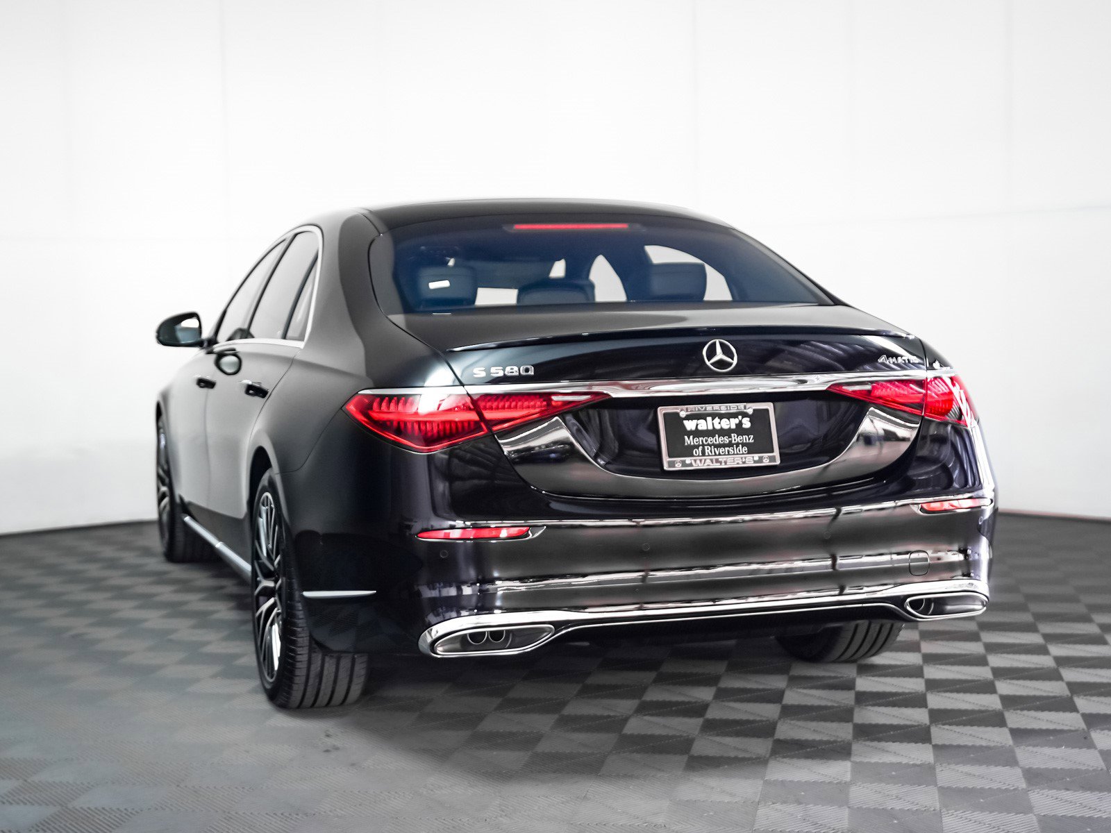 New 2025 Mercedes-Benz S 580 4MATIC Sedan image 2