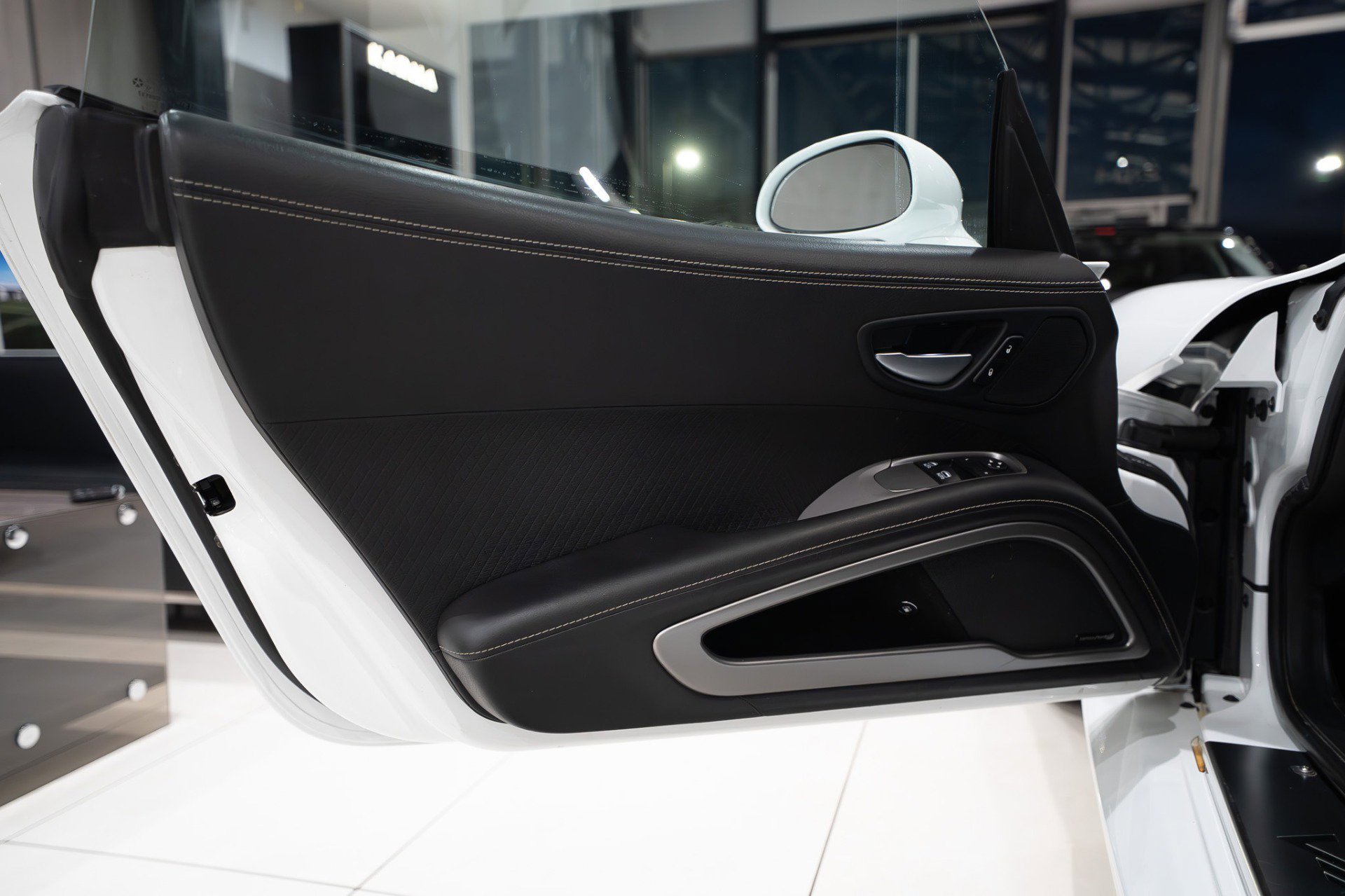 Used 2013 SRT Viper GTS w/ GTS Laguna Interior Pkg image 5