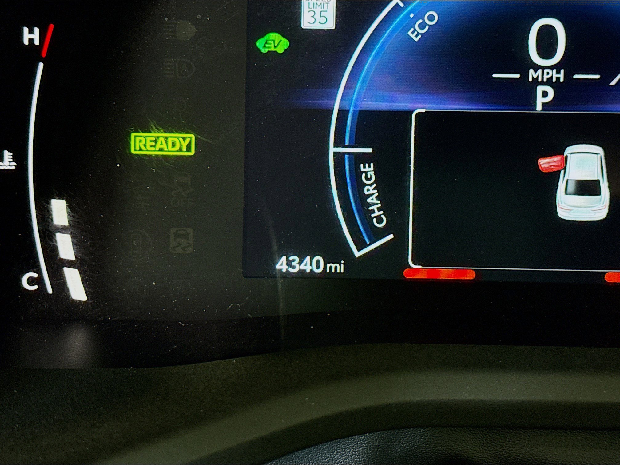 Used 2025 Toyota Camry SE w/ Convenience Package image 16