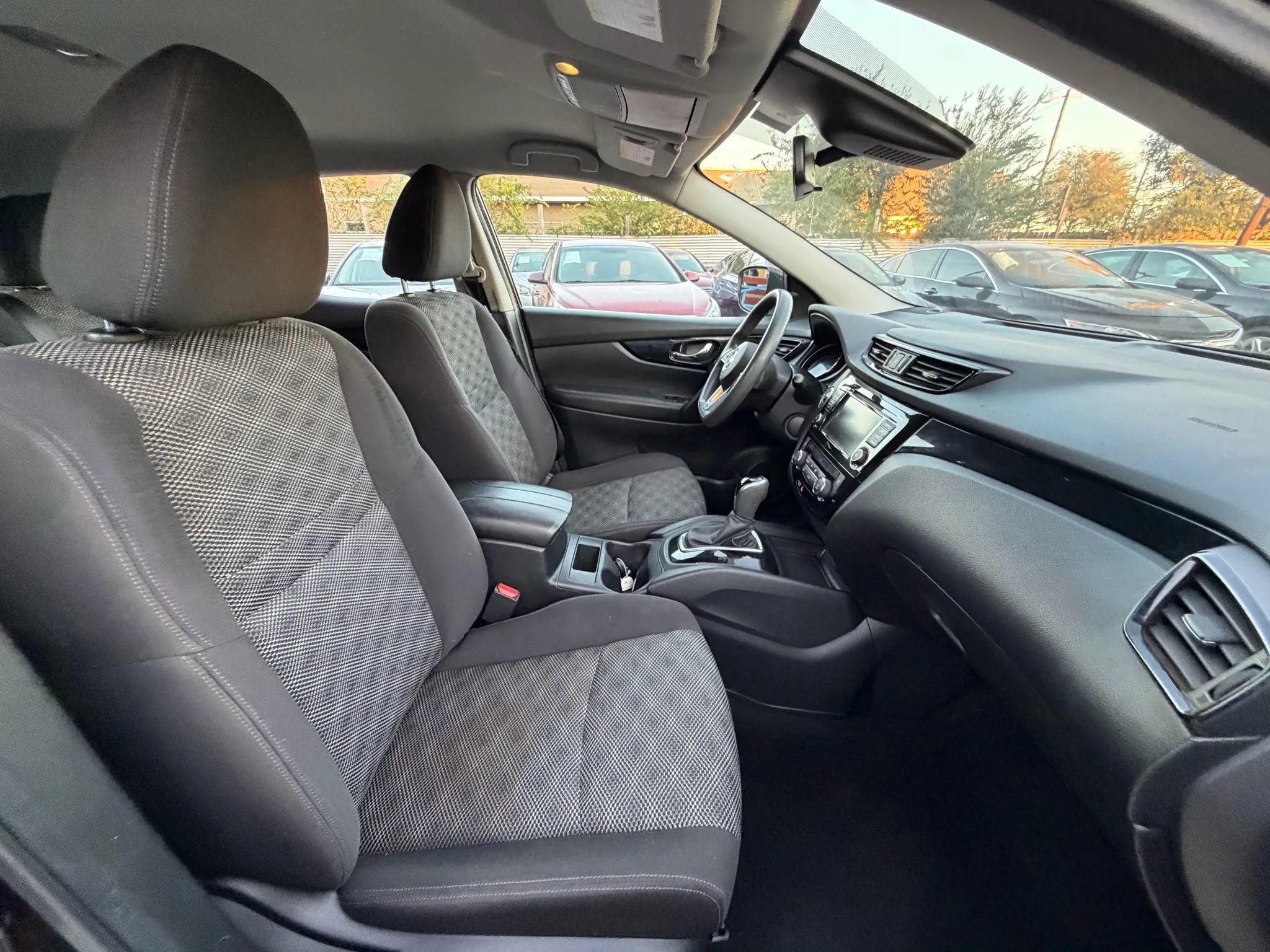 Used 2019 Nissan Rogue Sport SV FWD image 17