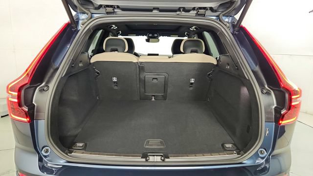 New 2026 Volvo XC60 B5 Plus w/ Protection Package AWD/4WD image 36