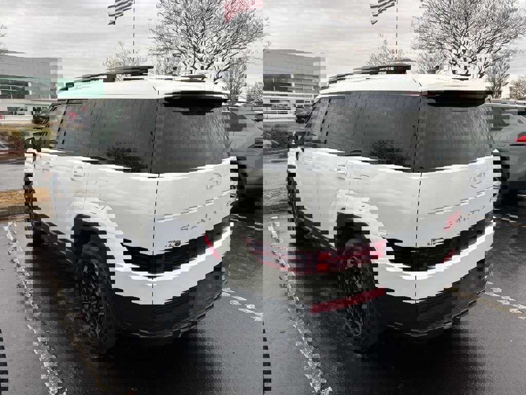 Used 2025 Hyundai Santa Fe SEL image 8