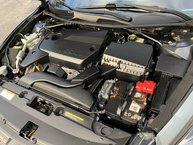 Used 2016 Nissan Altima 2.5 SR w/ LED Appearance Package image 27