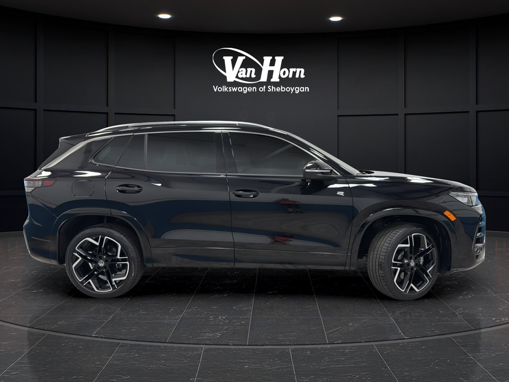 Used 2026 Volkswagen Tiguan SEL R-Line AWD/4WD image 8