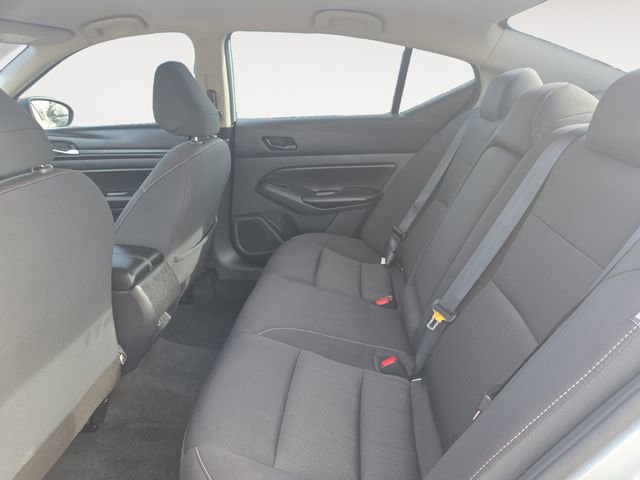 Used 2024 Nissan Altima 2.5 SV image 14