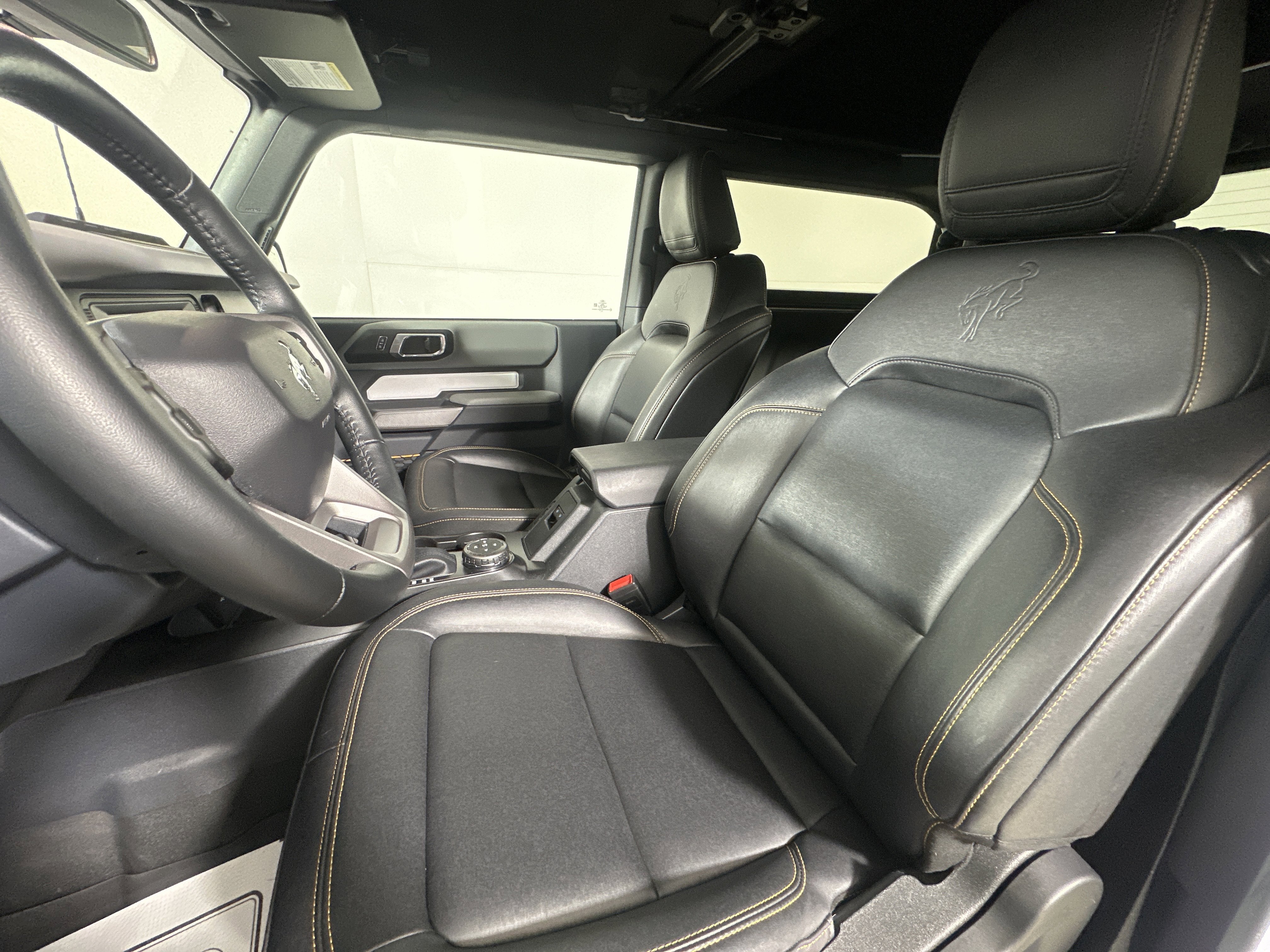 Used 2023 Ford Bronco Badlands image 9