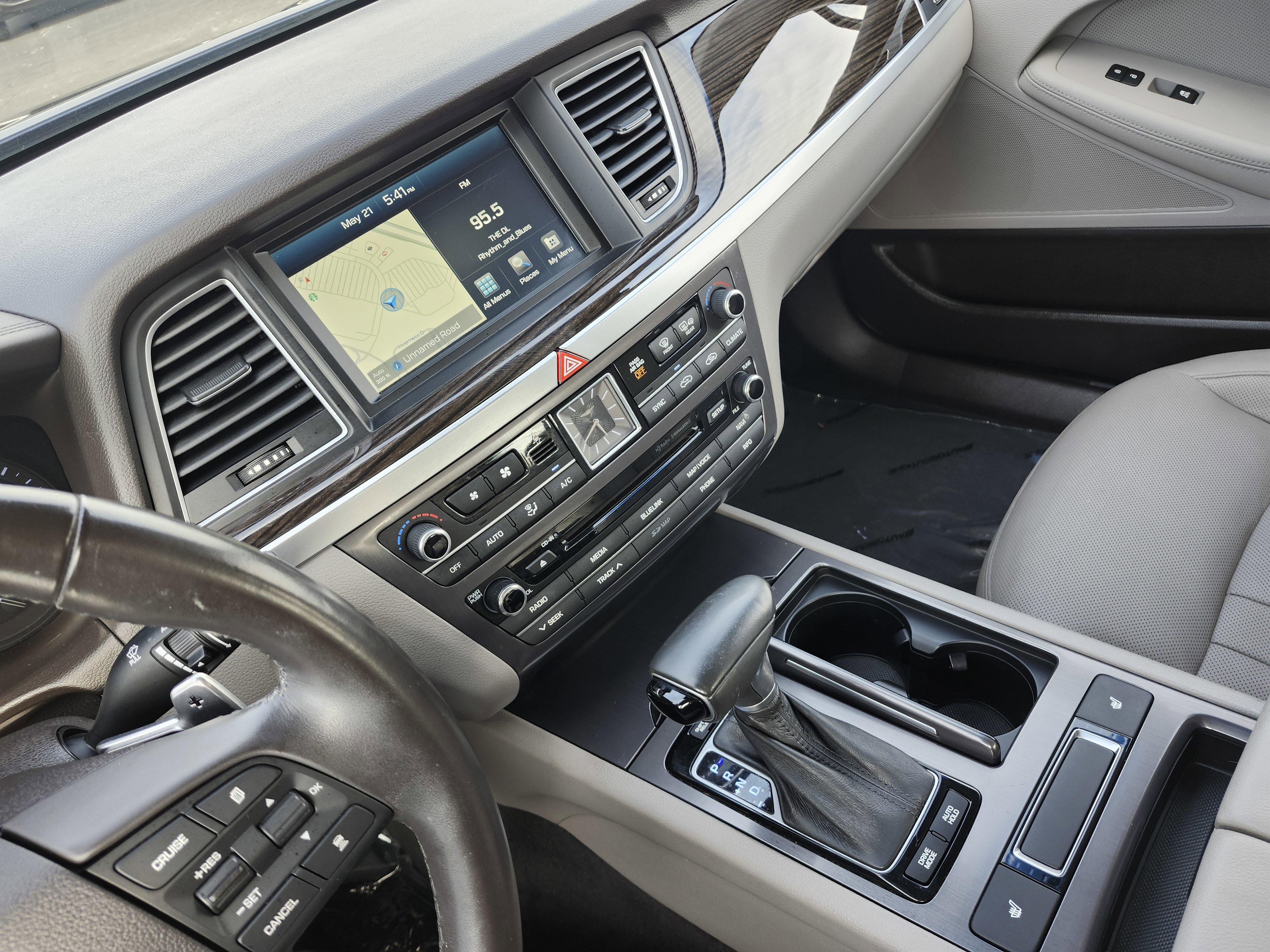 Used 2018 Genesis G80 3.8 RWD image 30