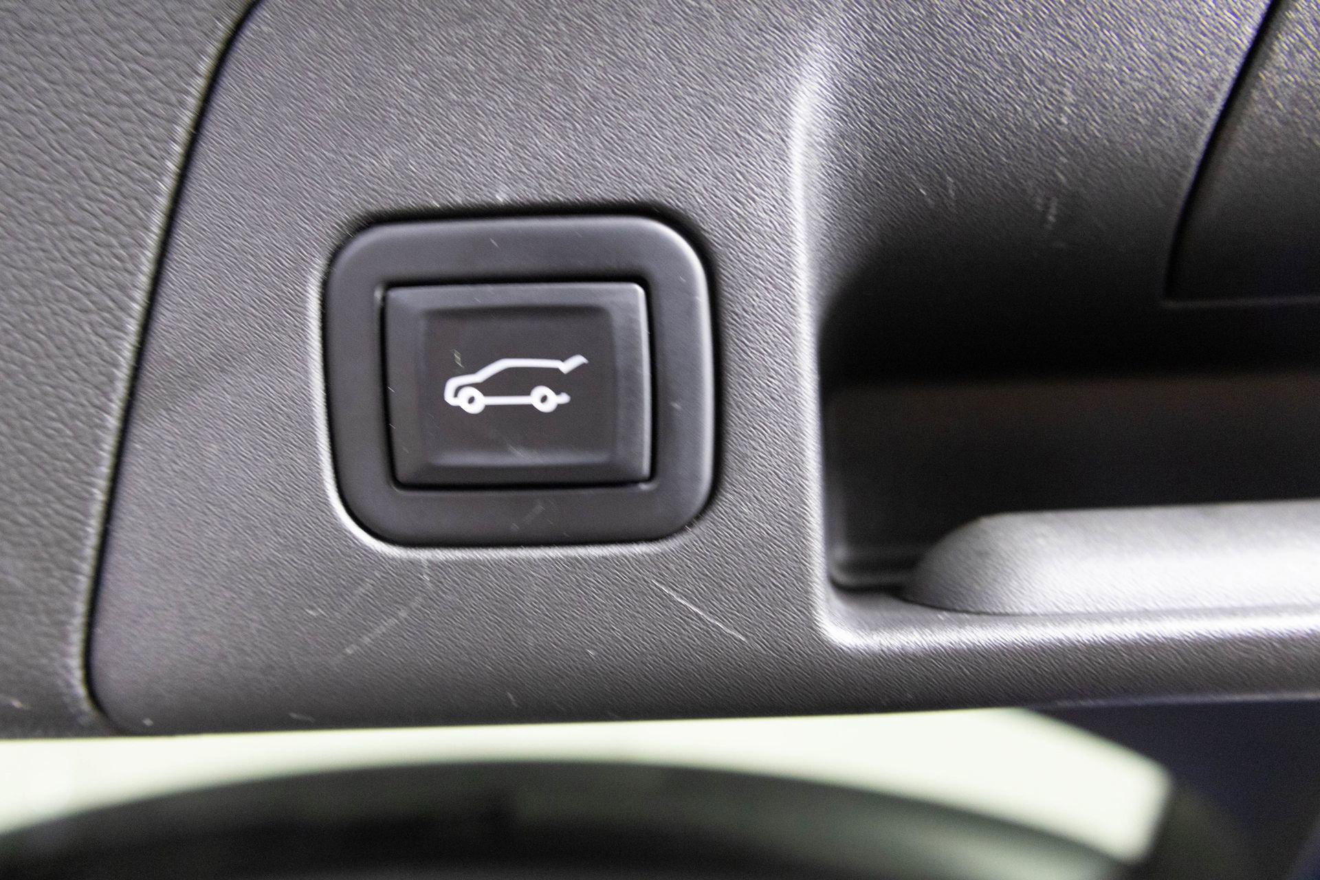 Used 2022 Buick Envision Essence w/ Safety Package image 34