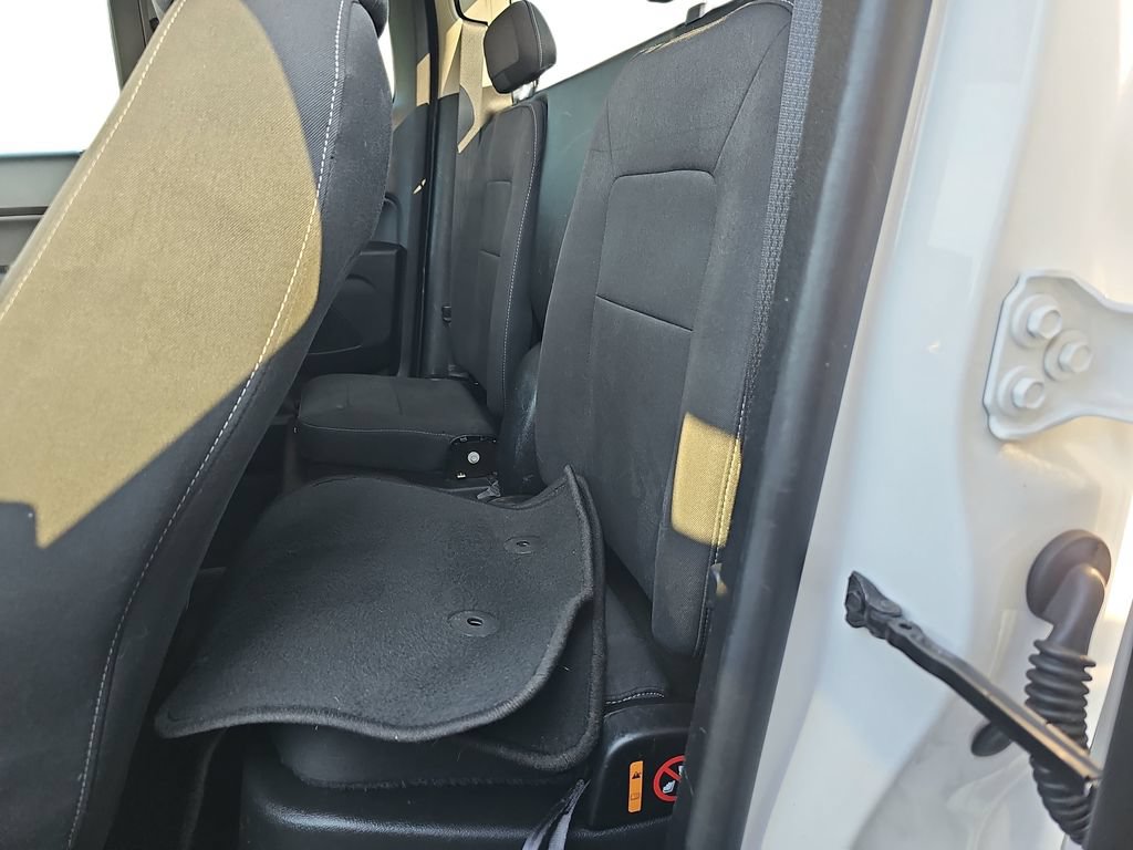 Used 2016 GMC Canyon SLE RWD image 14