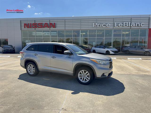Used 2016 Toyota Highlander LE FWD image 1