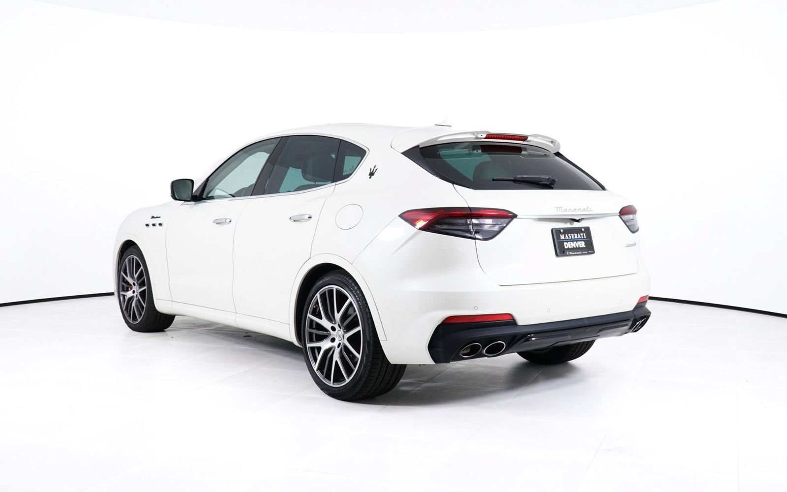Used 2022 Maserati Levante Modena AWD/4WD image 3